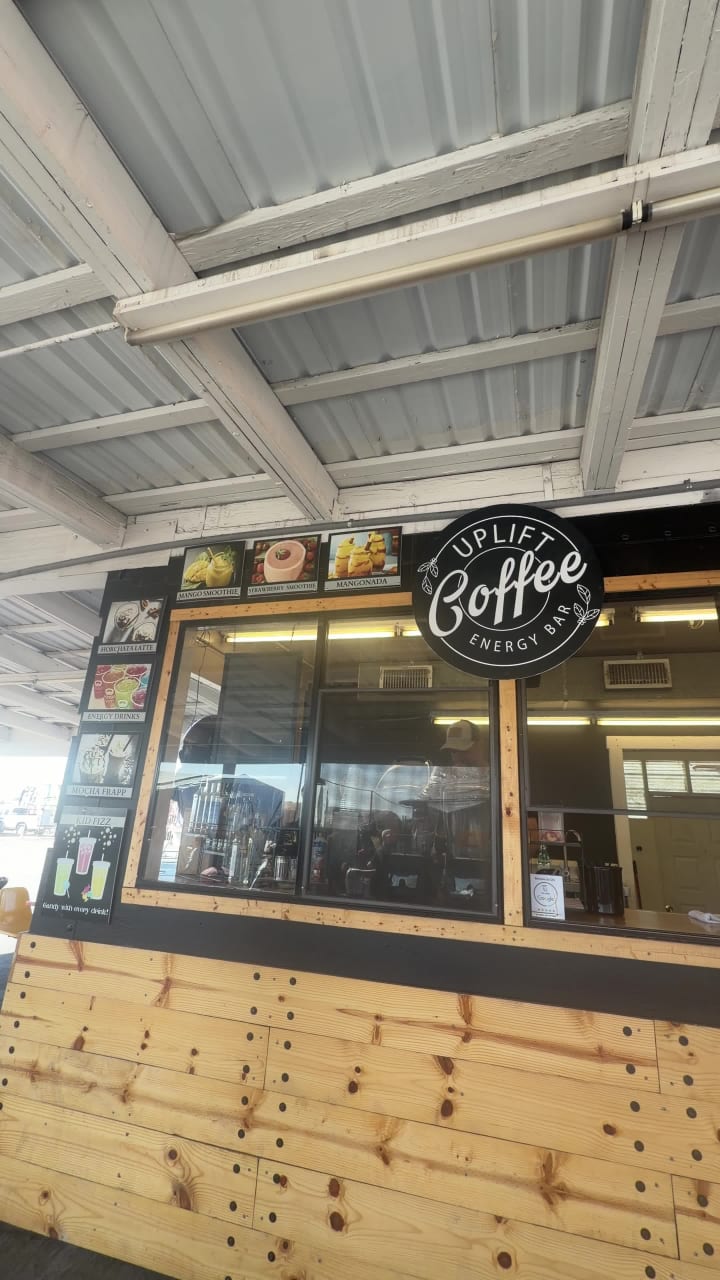 Denio's Roseville Farmers Market & Swap Meet