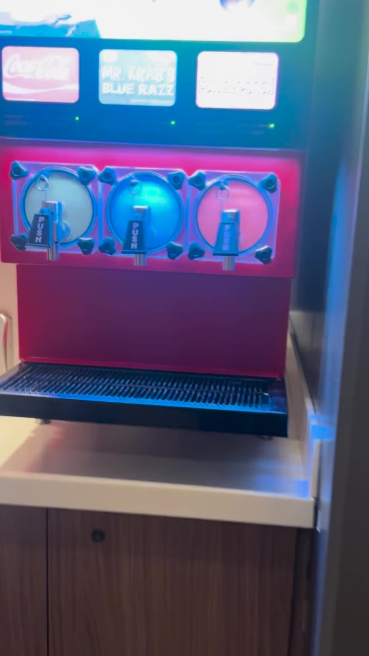 Video review of AMC DINE-IN Marina 6