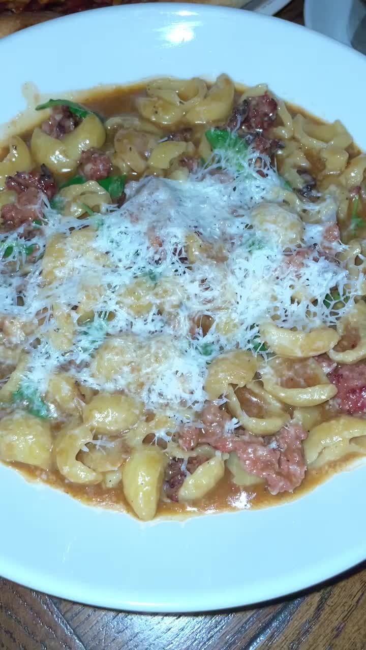 Video review of Siena Tavern