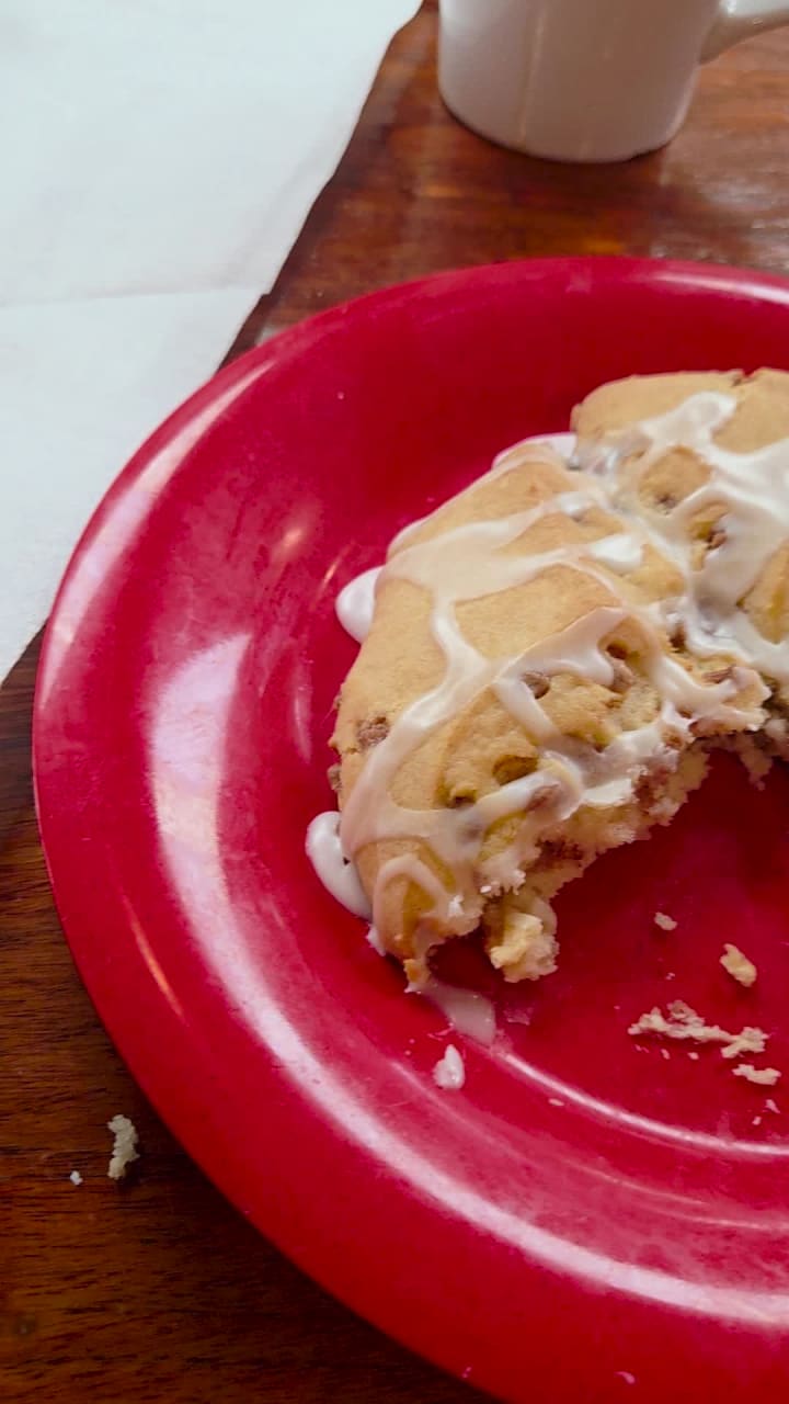 Holly's Gourmet's Market & Cafe