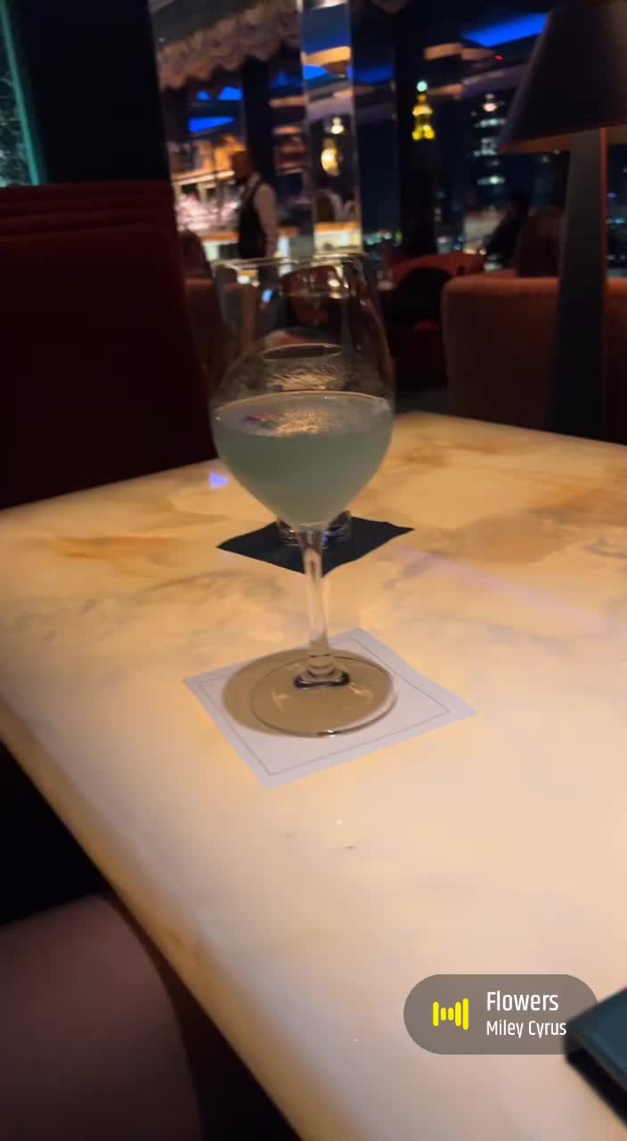 Video review of Nubeluz