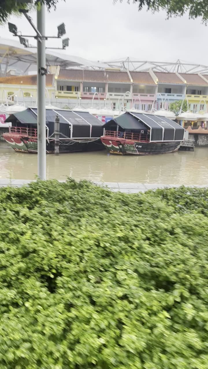 Video review of Clarke Quay