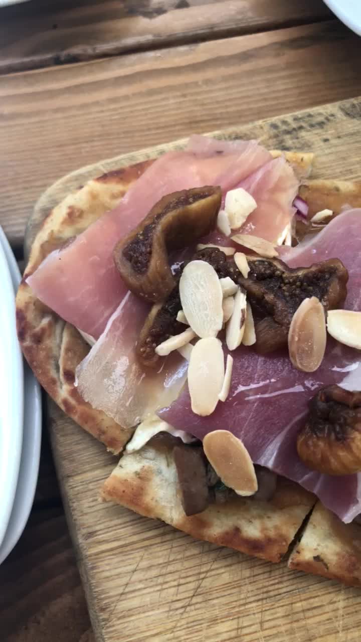 Video review of Banc Cafe