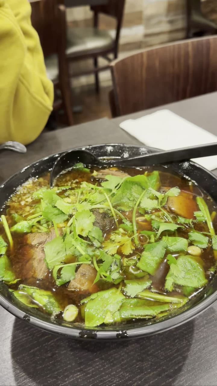 Video review of Ding's Garden