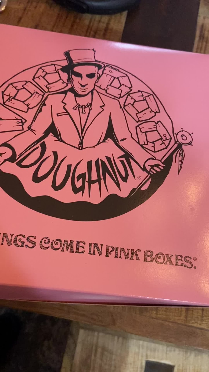 Video review of Voodoo Doughnut