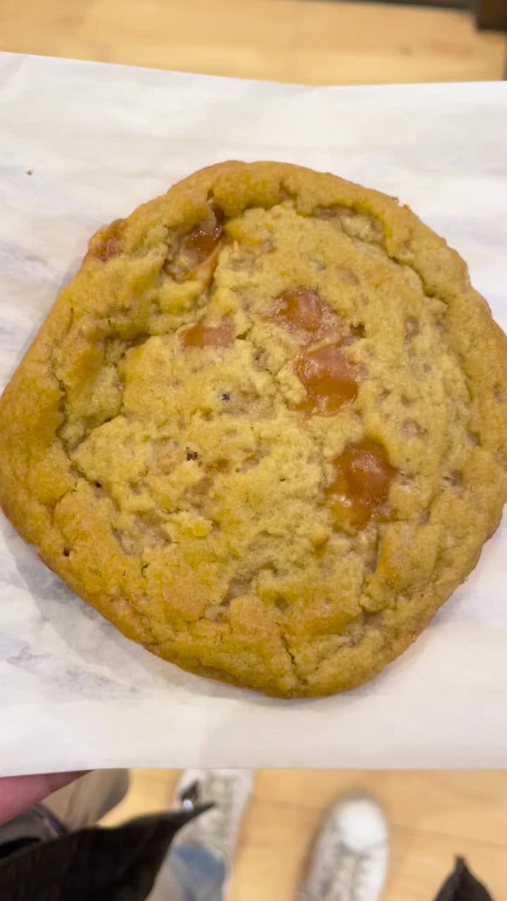 Video review of Insomnia Cookies