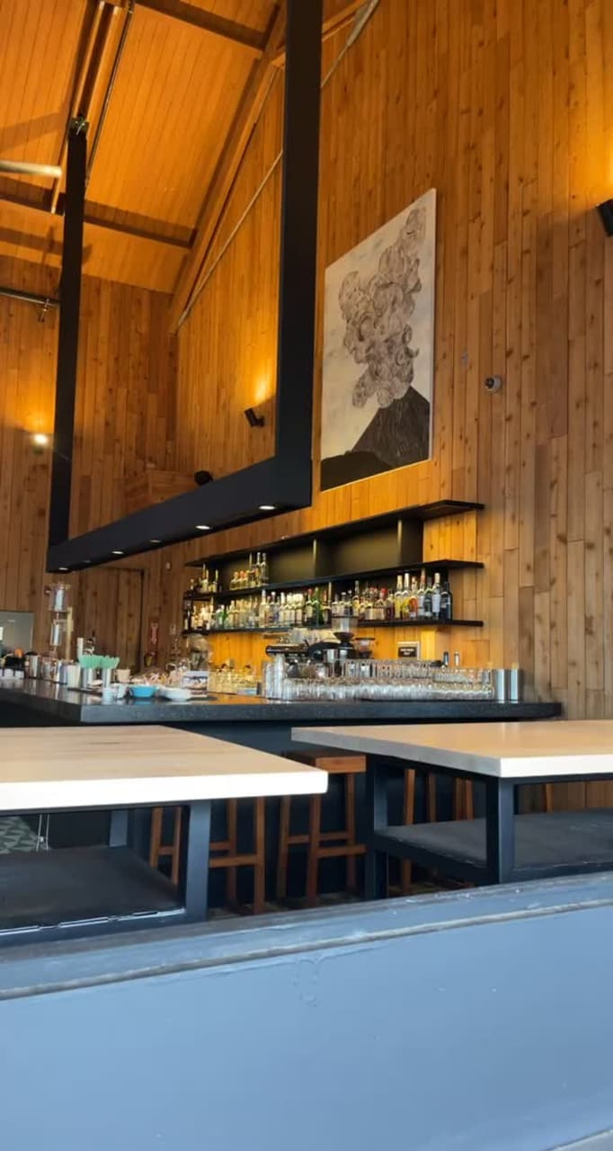 WESTMAN Cafe + Lounge