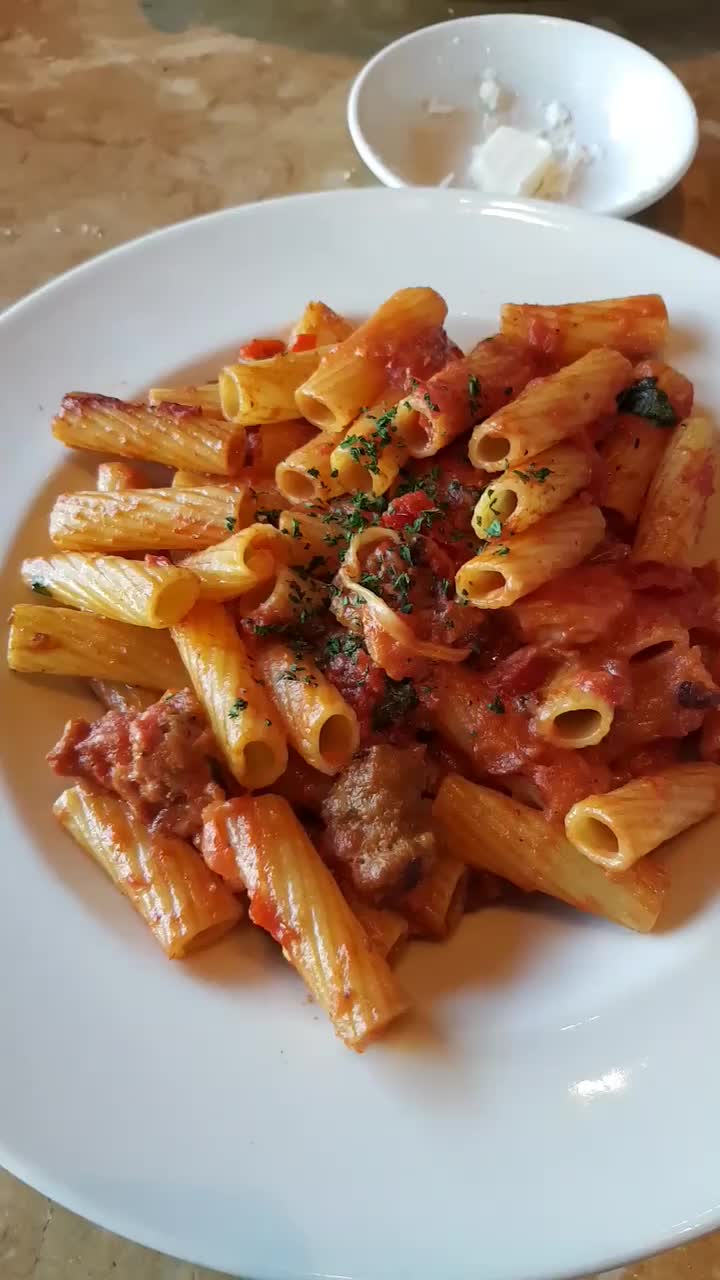 Video review of The Cheesecake Factory