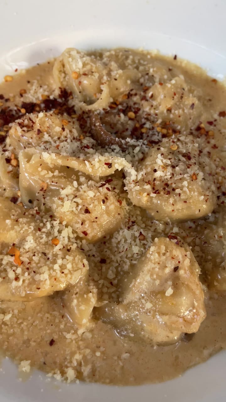 Video review of La Traviata Restaurant