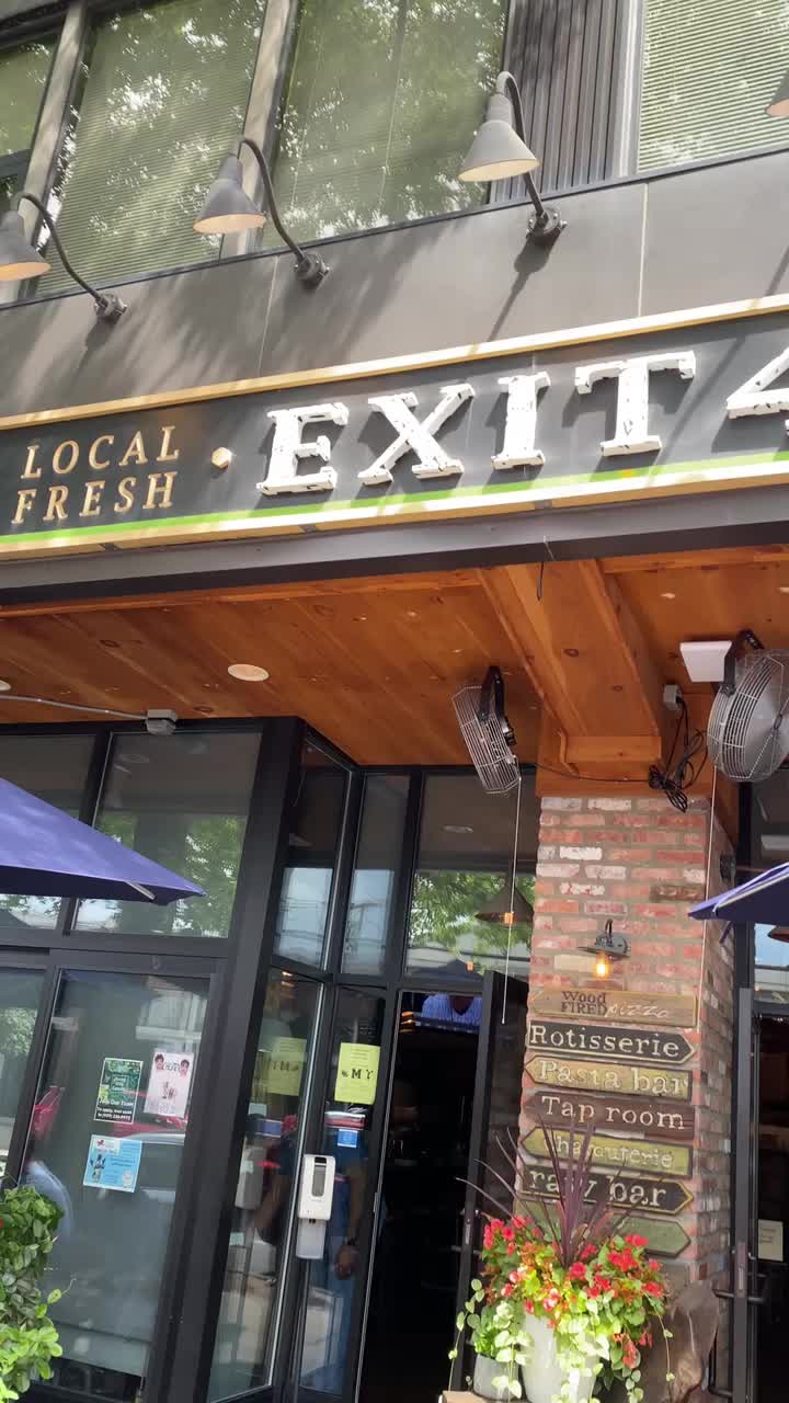 Video review of Exit 4 Food Hall