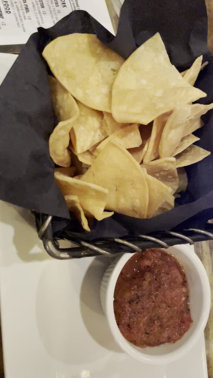 Video review of Gringos & Mariachis