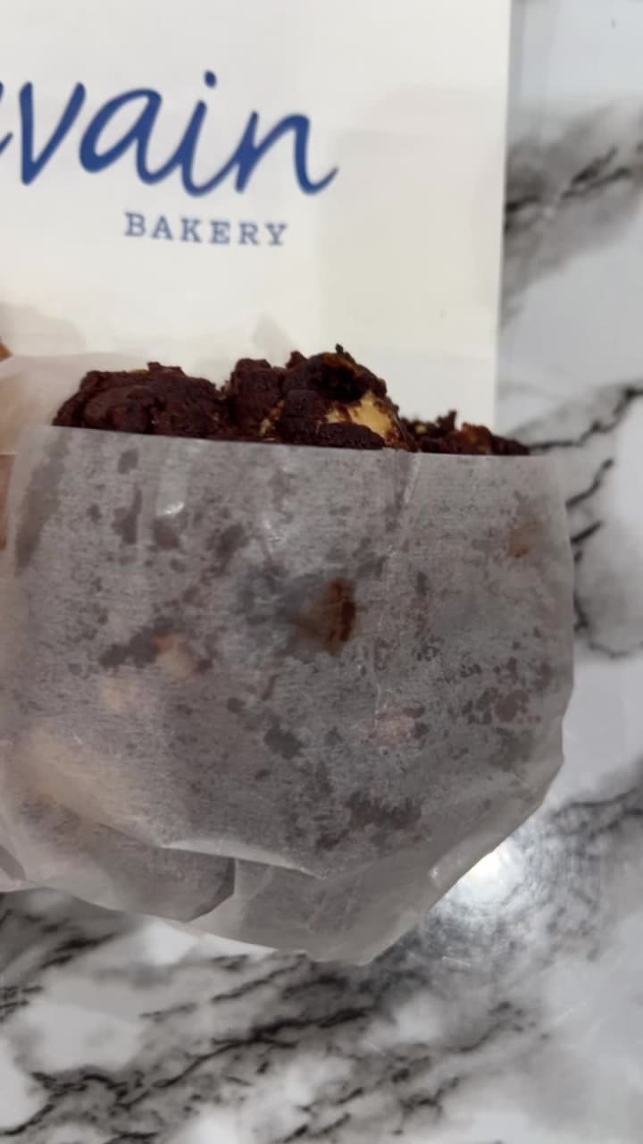 Video review of Levain Bakery