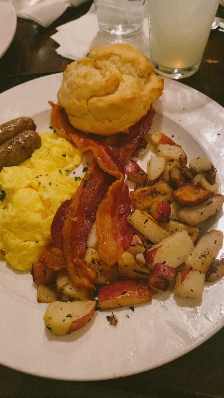 Bread Winners Cafe & Bakery