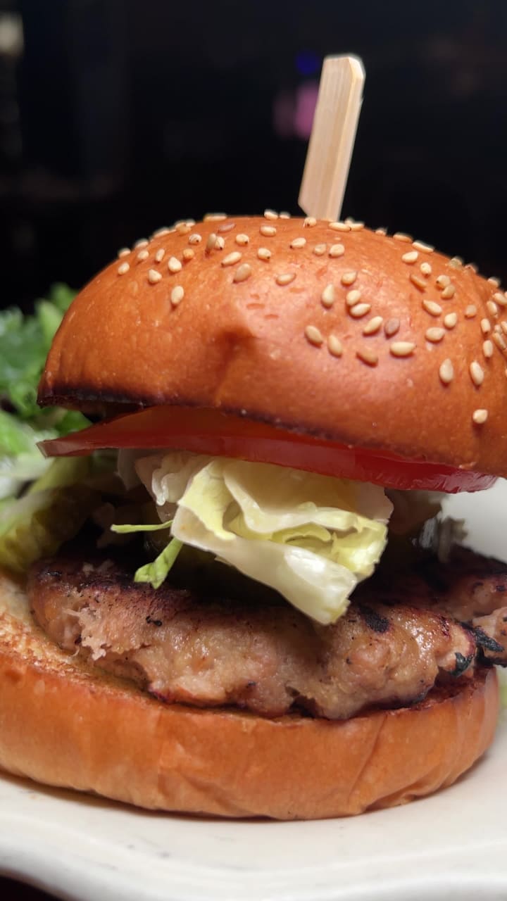 Video review of The Hamilton Inn