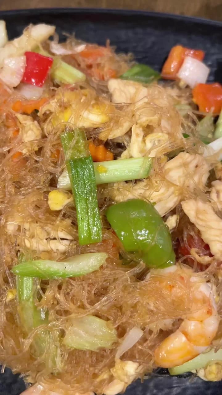 Video review of Sri Thai Kitchen & Sushi Bar