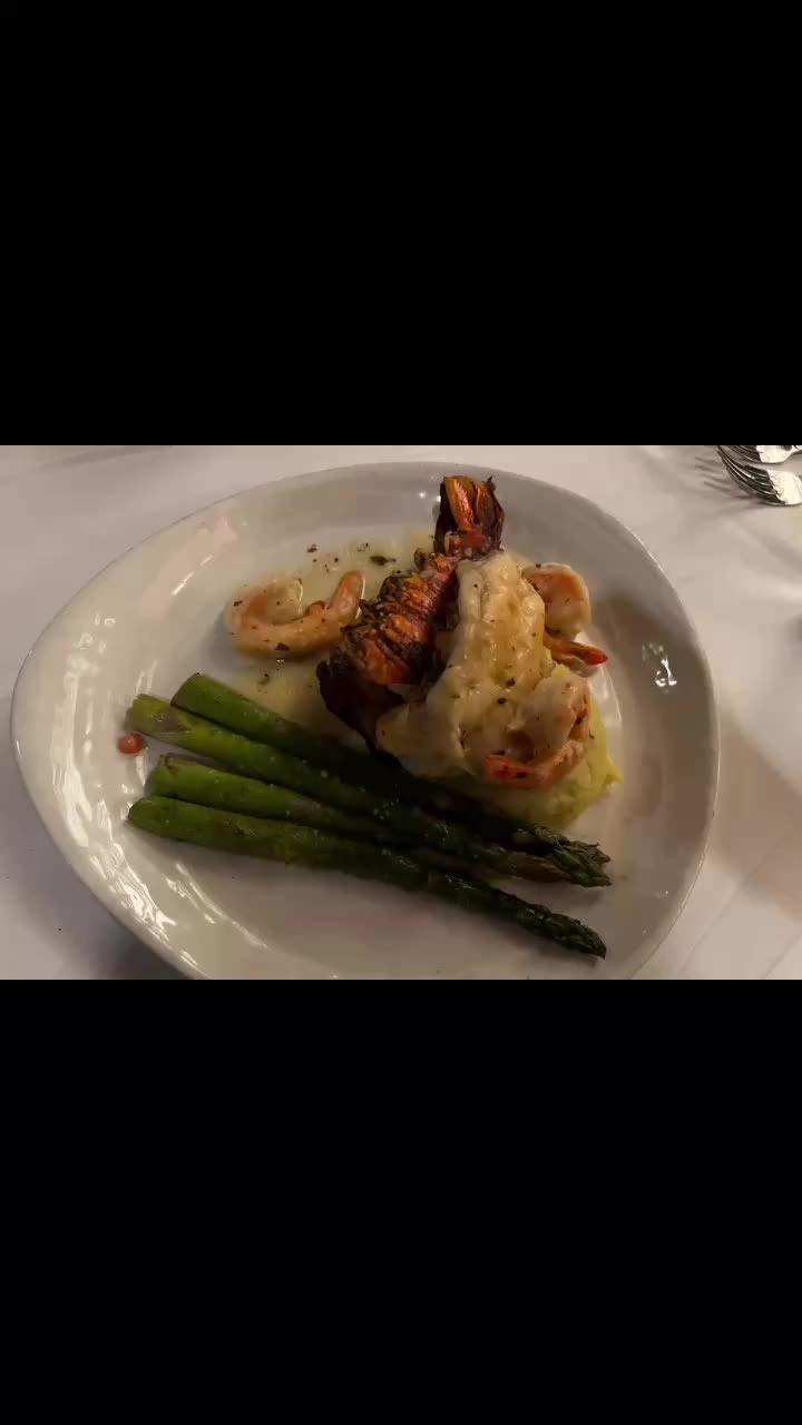 Video review of McCormick & Schmick's Seafood & Steaks