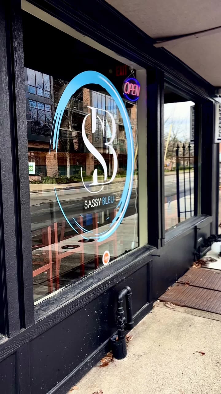 Sassy bleu