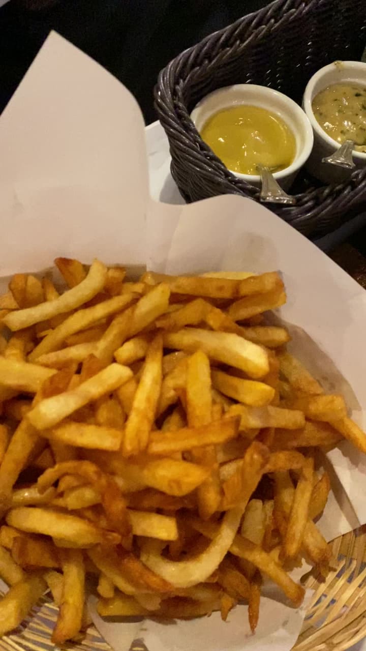 Les Bouchons Robertson Quay