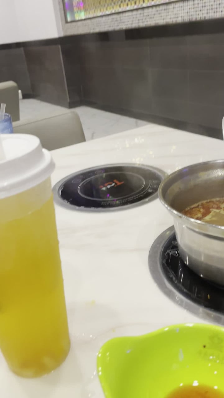 U & Me Revolving Hot Pot