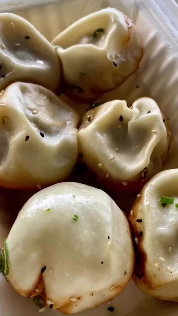 100 Sails Restaurant & Bar