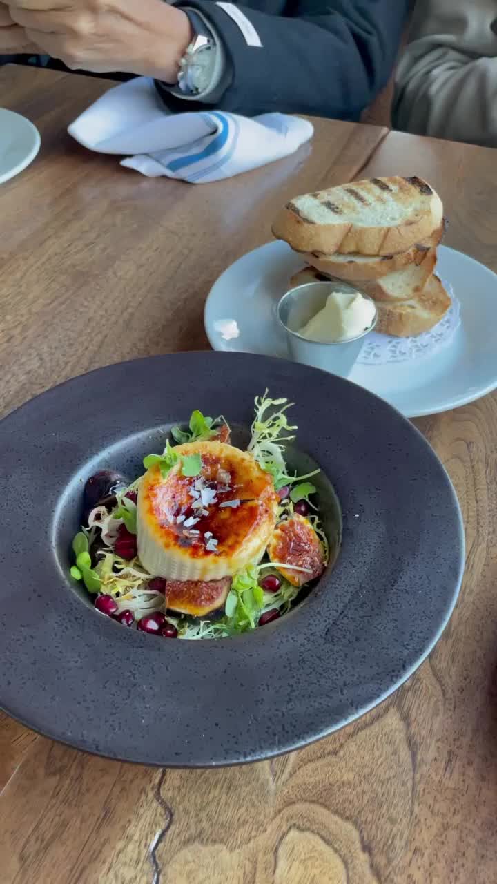 Video review of Hudson & Co.