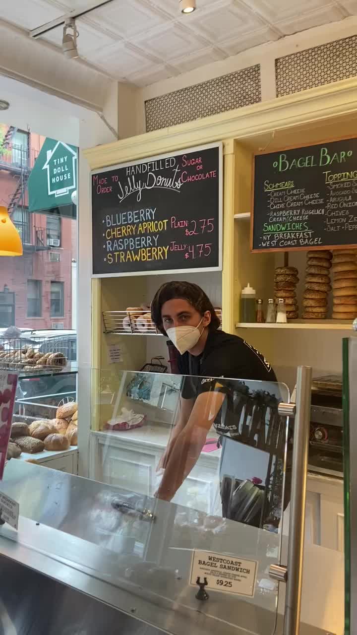 Video review of Orwasher's Bakery