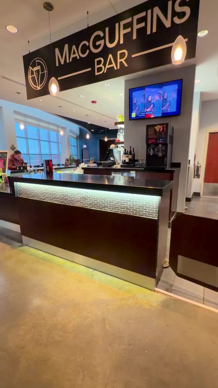 Video review of AMC River East 21