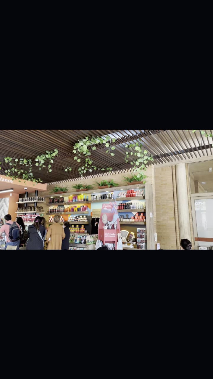 Video review of Juan Valdez Café