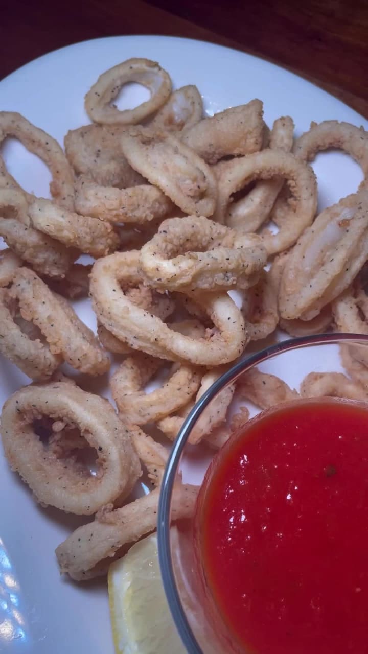 Video review of John's Pizzeria