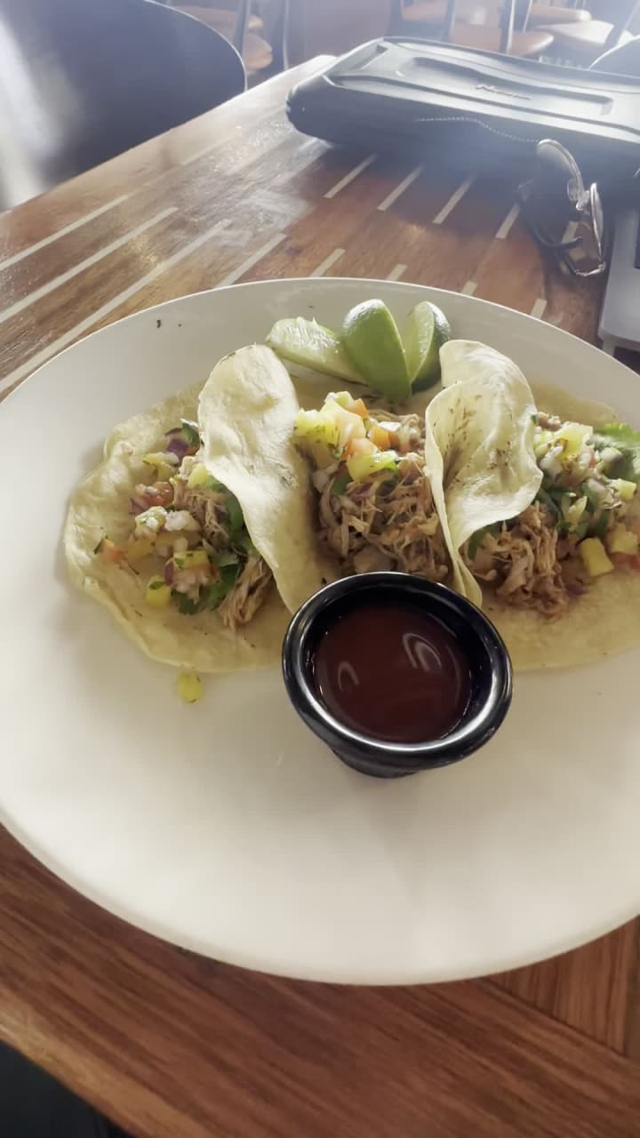 Video review of World Famous