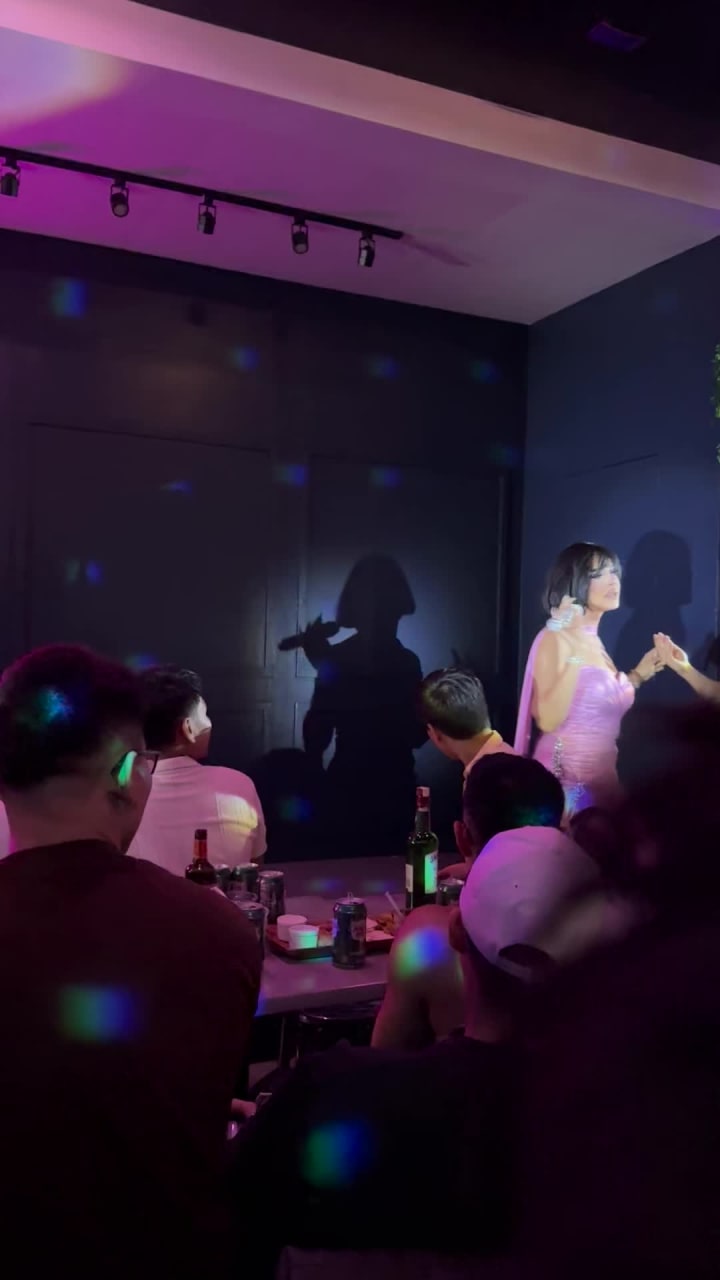 Video review of Premium Cafe Retro252