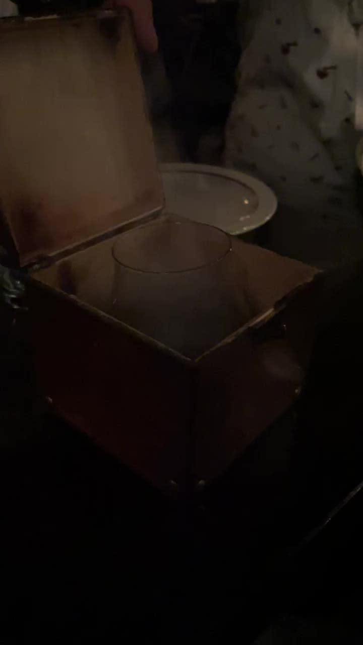 Video review of The Roosevelt Room