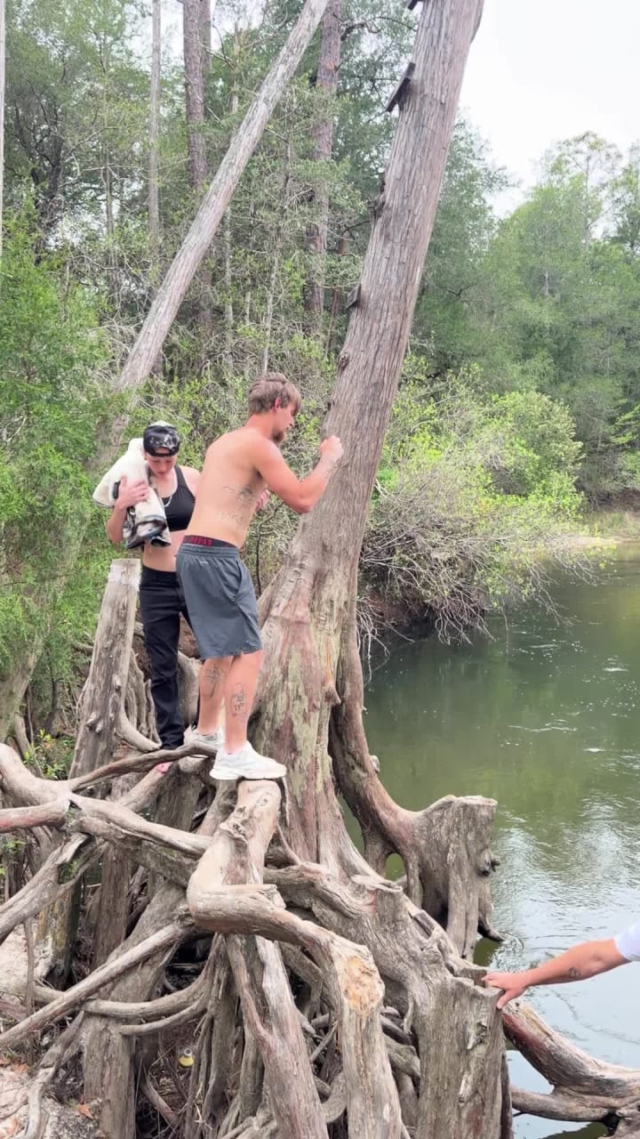 City Moment · Milton