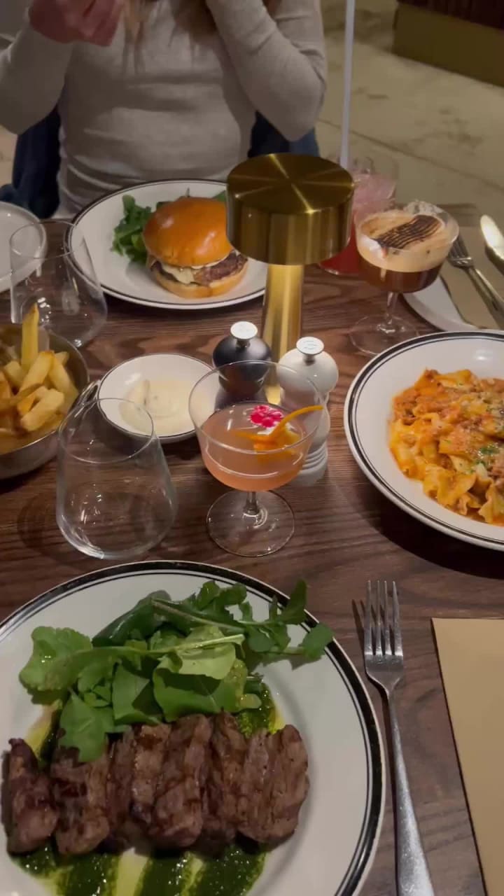 Ariel Modern Italian