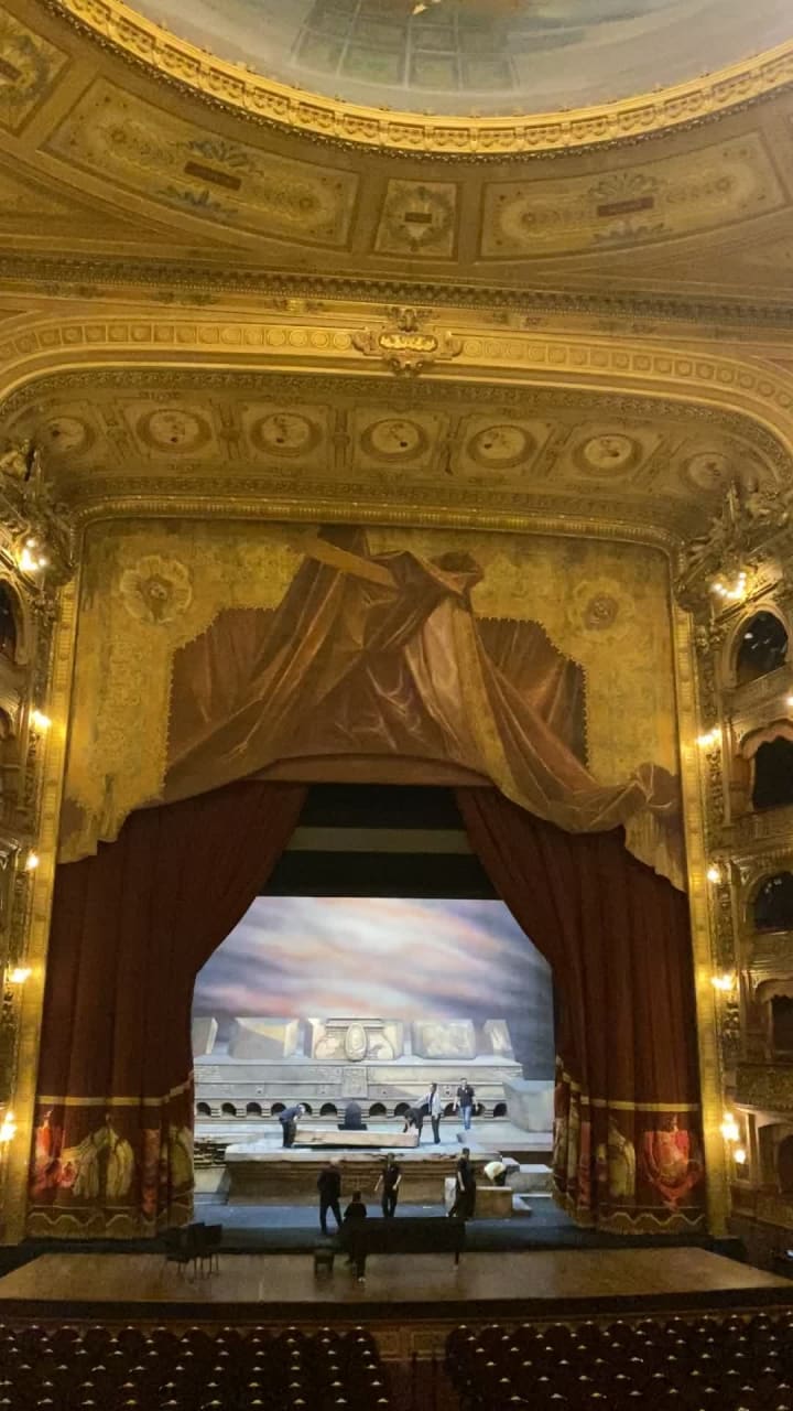 Colón Theatre (Teatro Colón)