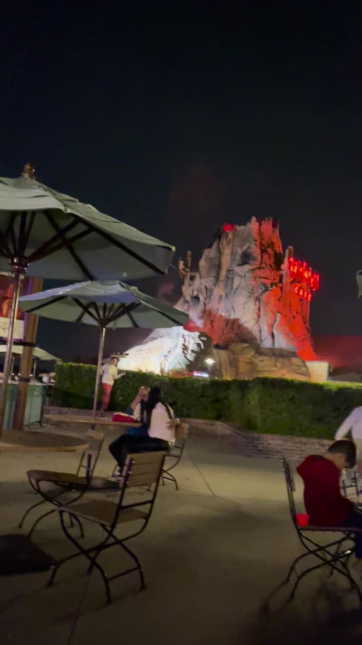 Video review of Rainforest Cafe