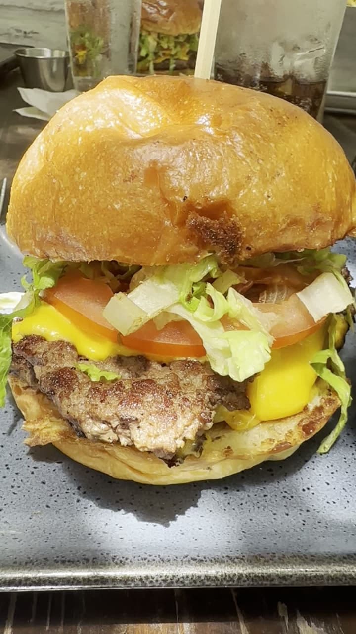 Video review of Cafe Americano Collins Avenue