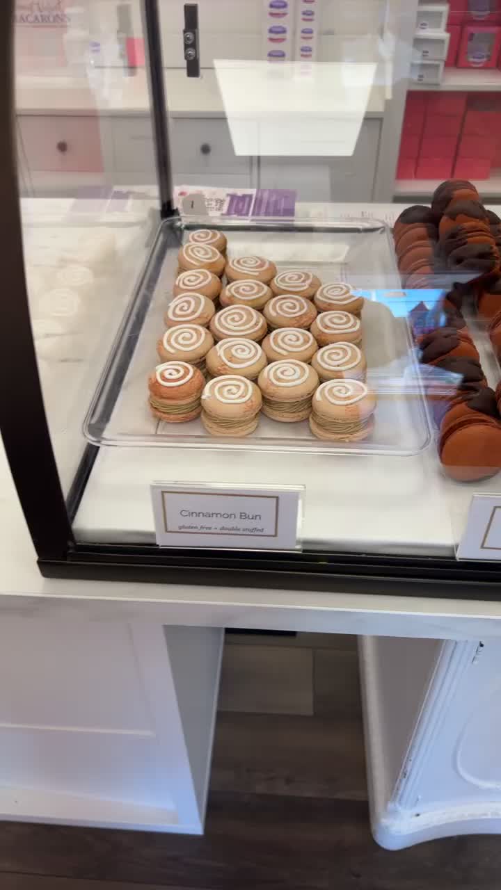 Sweet Velvet Macarons