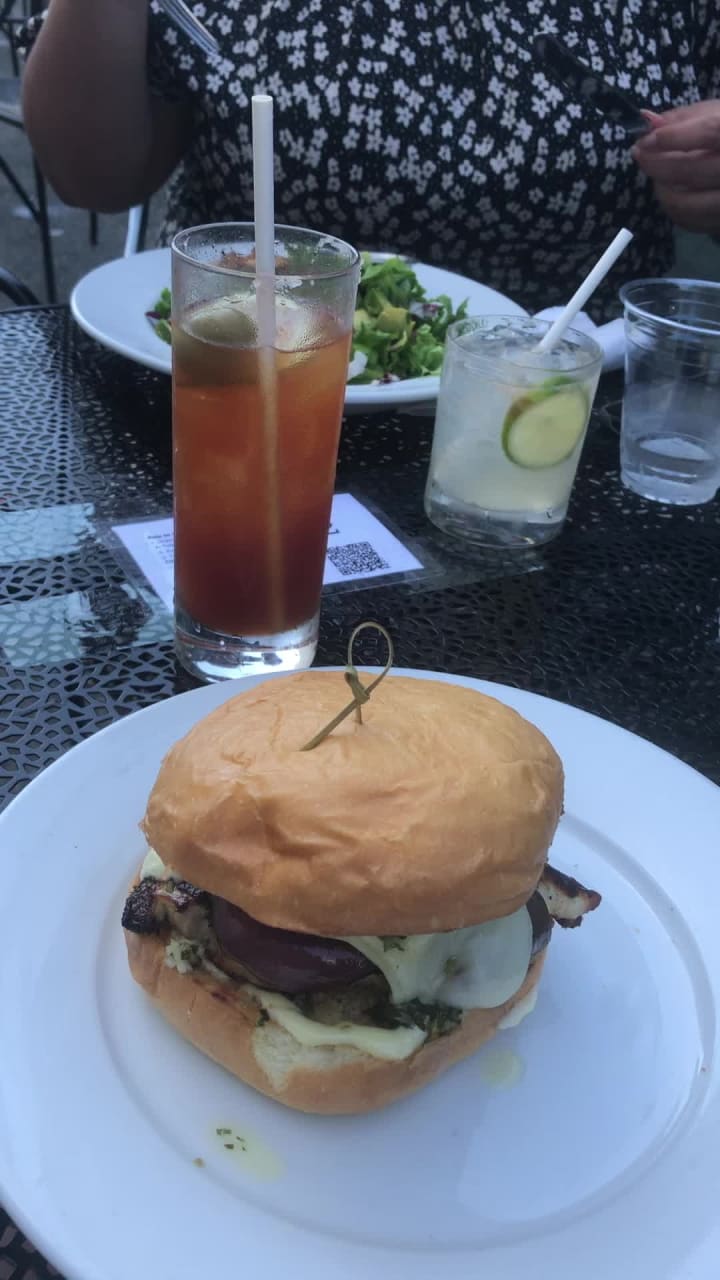 Luka's Taproom & Lounge