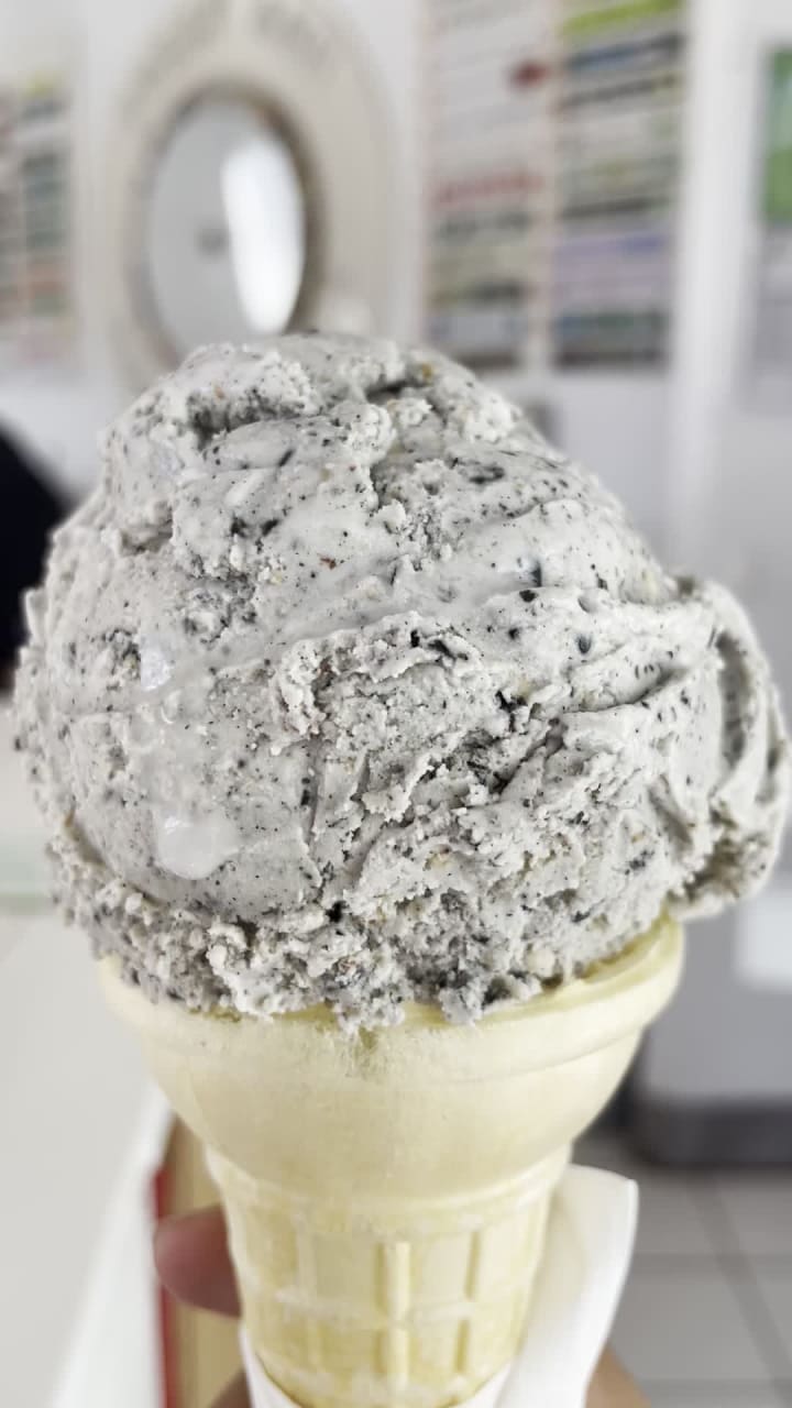 Video review of Polly Ann Ice Cream