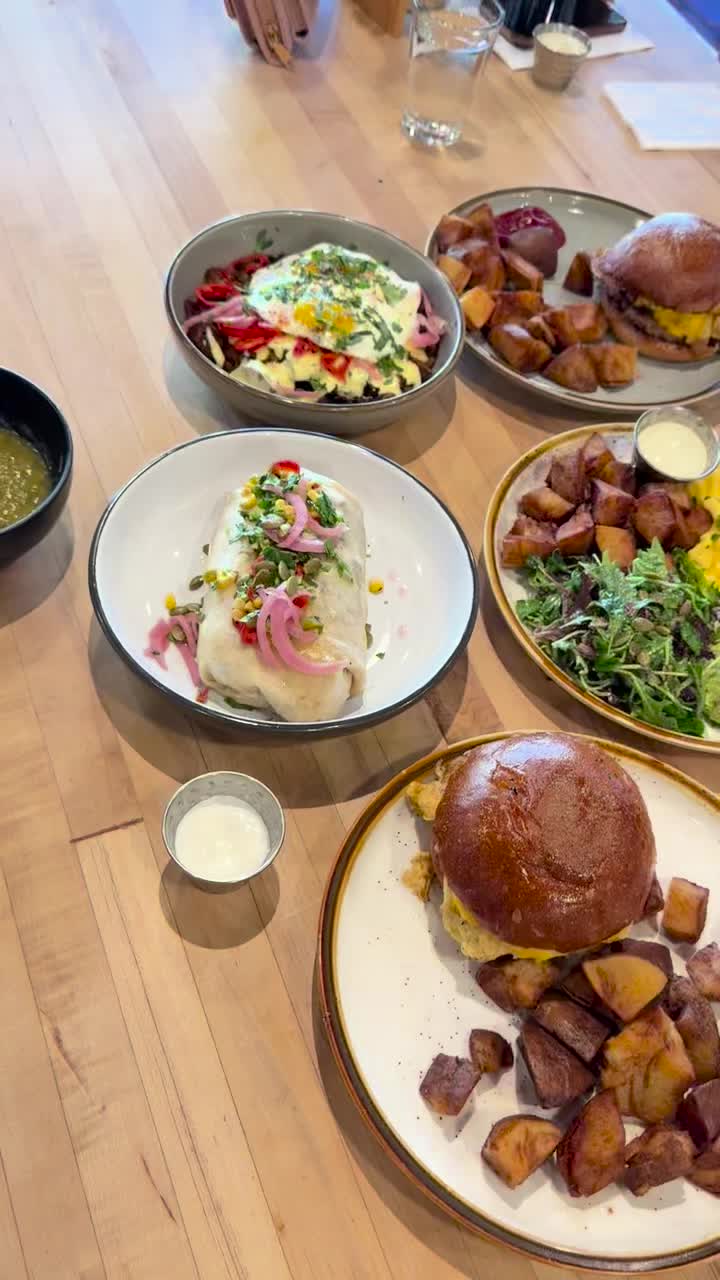 Video review of Winston’s Cafe & Bakery