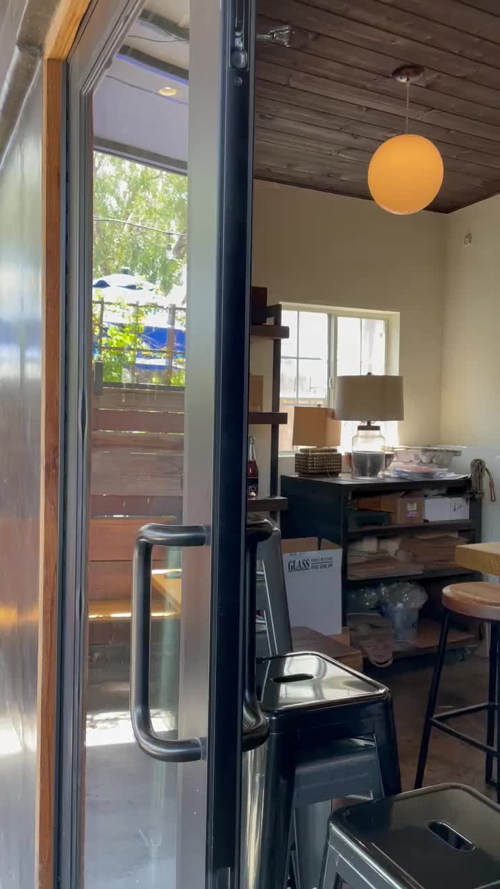 Video review of Venice Beach Wines