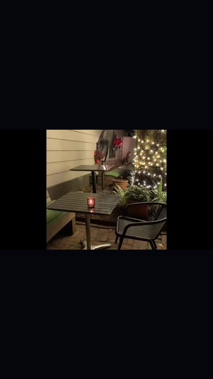 Video review of Backstreet Cafe