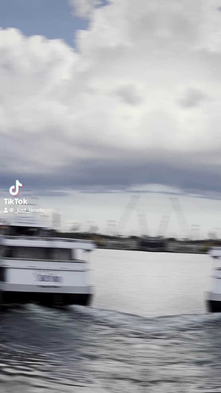 Yacht StarShip Dining Cruises