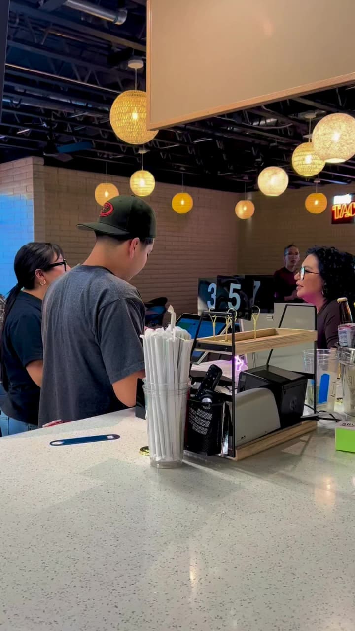 Paco’s Tacos & Sip