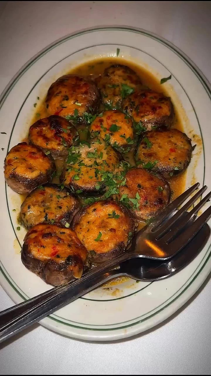 Video review of Tony's Di Napoli