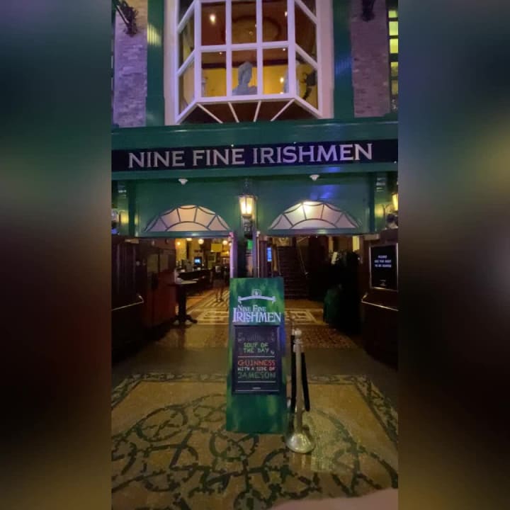 Video review of Nine Fine Irishmen
