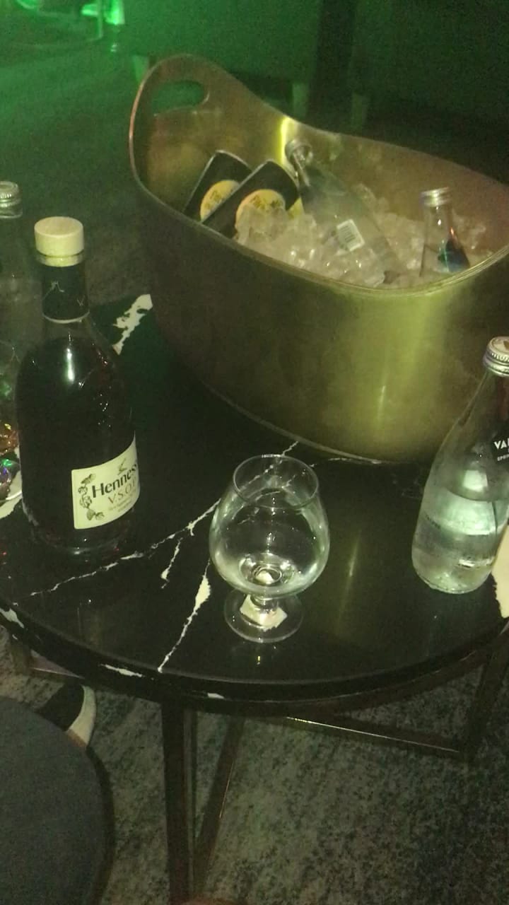 Club lolita side chick