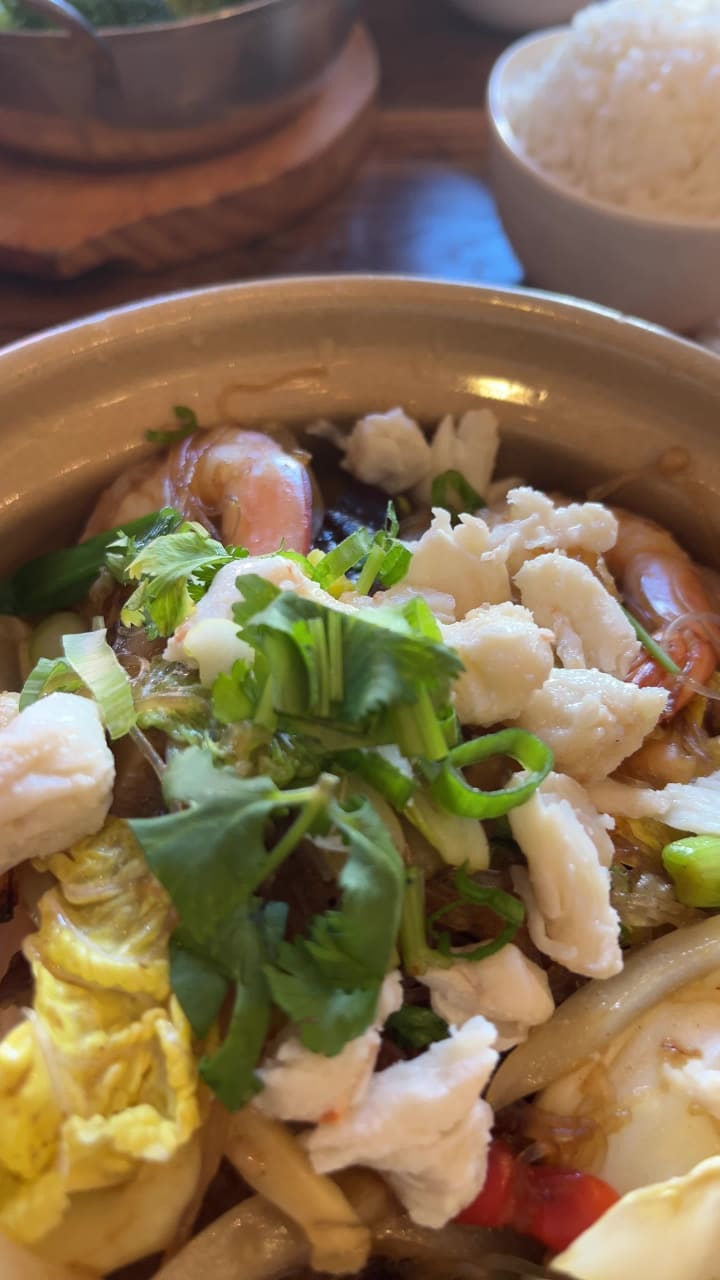 Video review of Sisters Thai