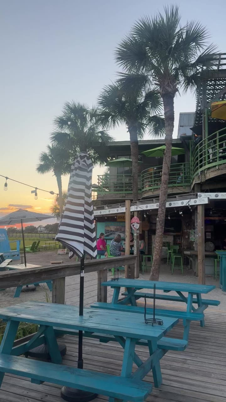 Video review of Muddy's Creekside Bar